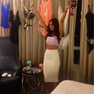 Pencil skirt and crop top outfit